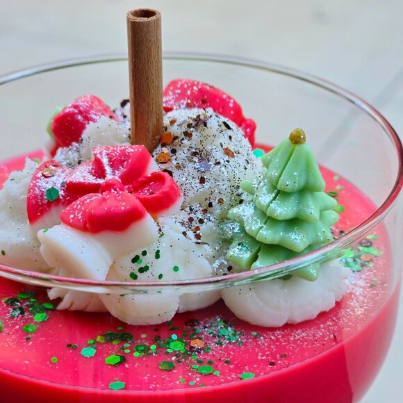 Holiday Candle ✦ Mistletoe & Cinnamon ✦ Soy Wax in XL Wine Glass w/ Green Stem - Picture 4 of 8